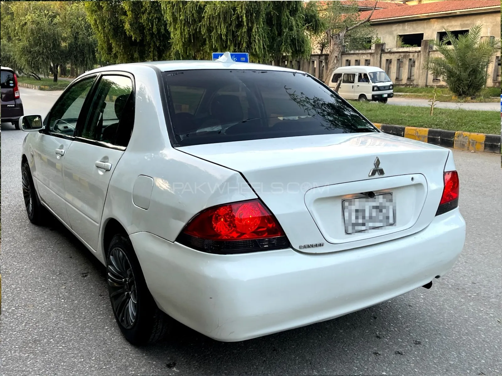 Mitsubishi Lancer