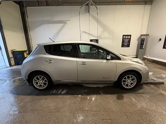 Nissan Leaf 2013 photo 3