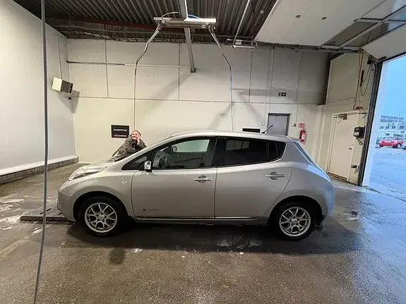 Nissan Leaf 2013 photo 5