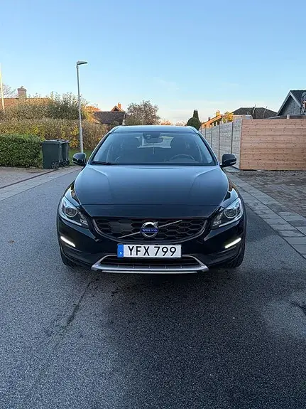 Volvo V60 Cross Country 2017 photo 2