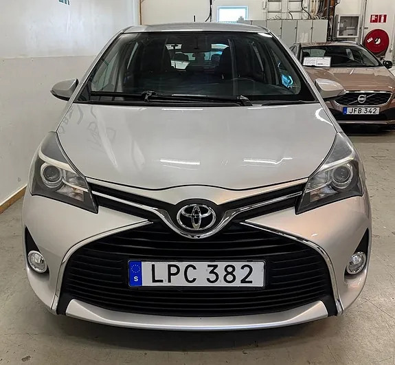Toyota Yaris 2014 photo 2