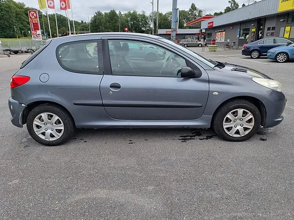 Peugeot 206 2010 photo 3