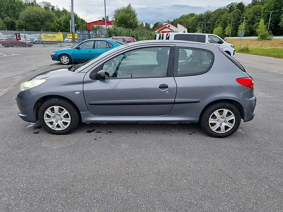 Peugeot 206 2010 photo 2
