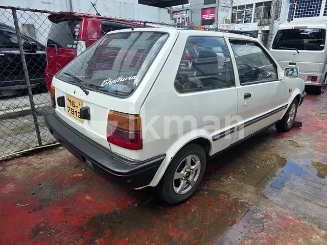 Nissan March 1999 photo 2