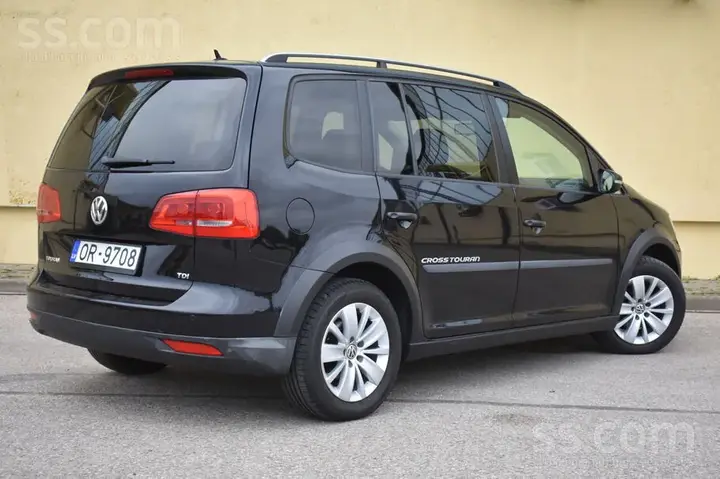 Volkswagen Touran Cross 2011 photo 5