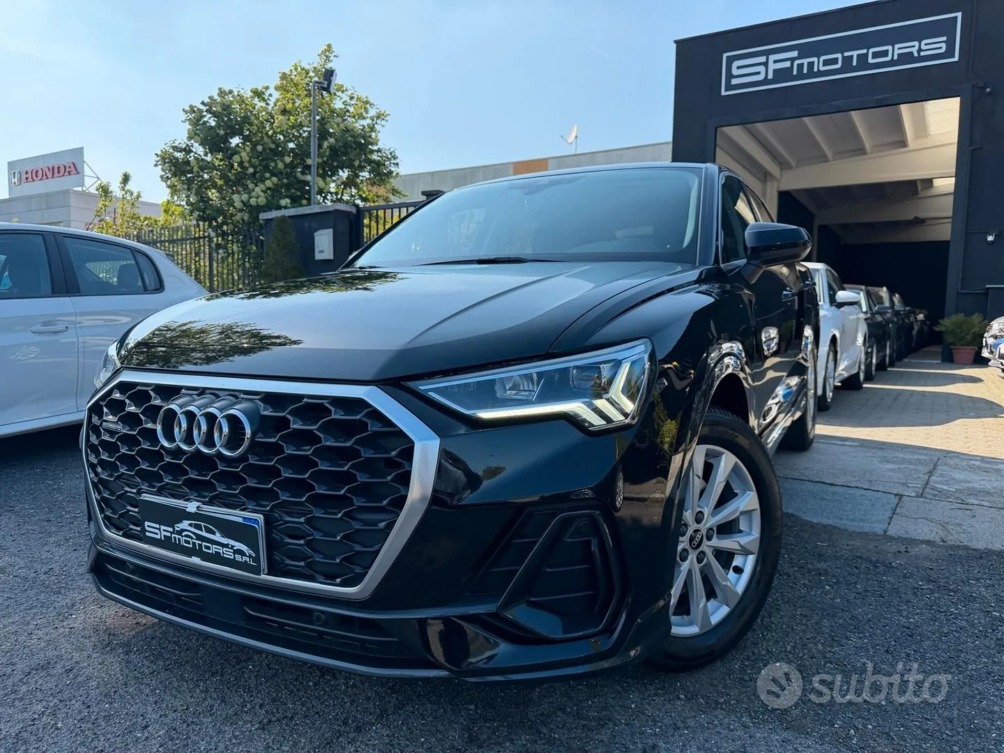 Audi Q3 2021 photo 2