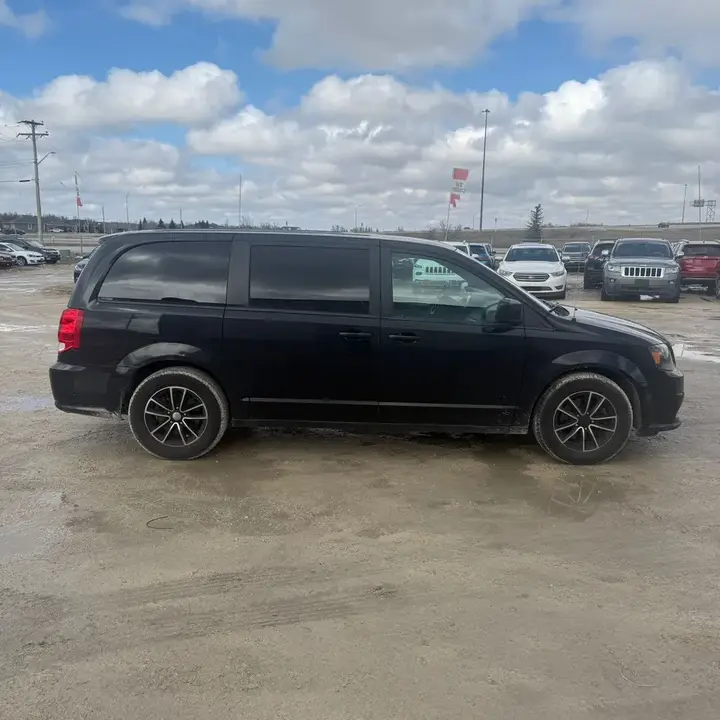 Dodge Grand Caravan 2018 photo 2