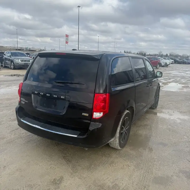 Dodge Grand Caravan 2018 photo 3