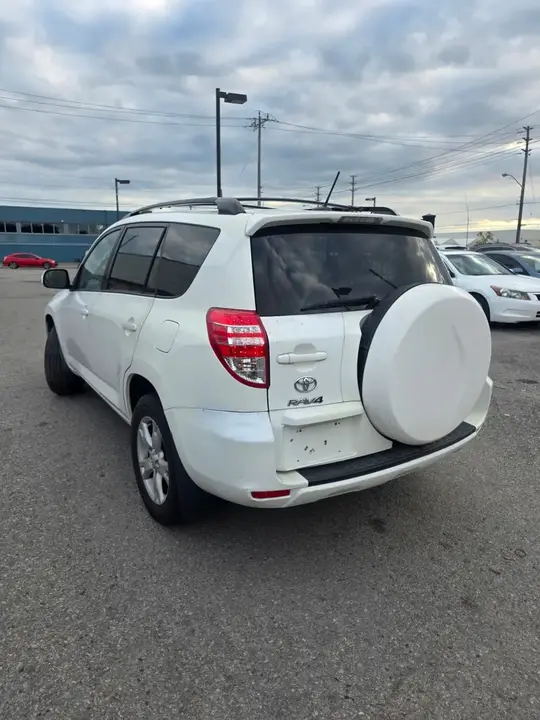 Toyota Rav4 2011 photo 3