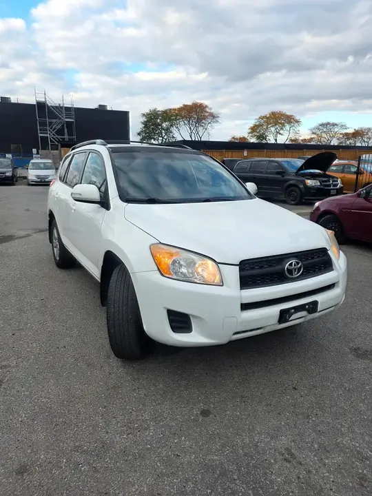 Toyota Rav4 2011 photo 2