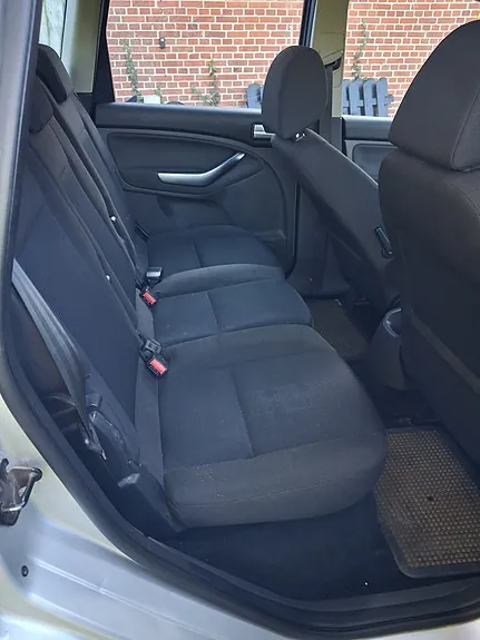 Ford C-Max 2010 photo 2
