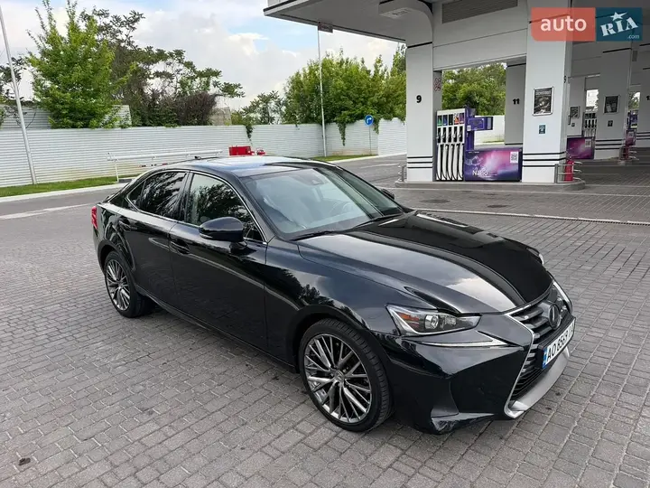Lexus Is 2017 photo 3