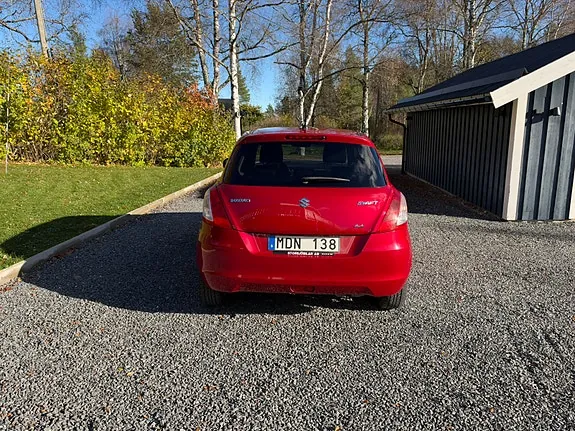Suzuki Swift 2011 photo 2