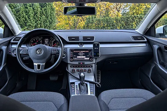 Volkswagen Passat 2013 photo 4