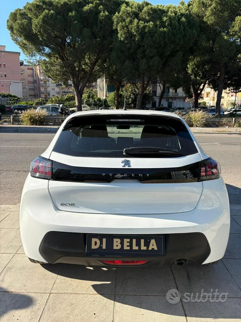 Peugeot 208 2022 photo 4