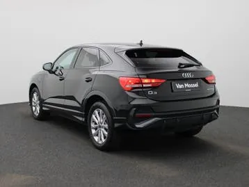 Audi Q3 2023 photo 2