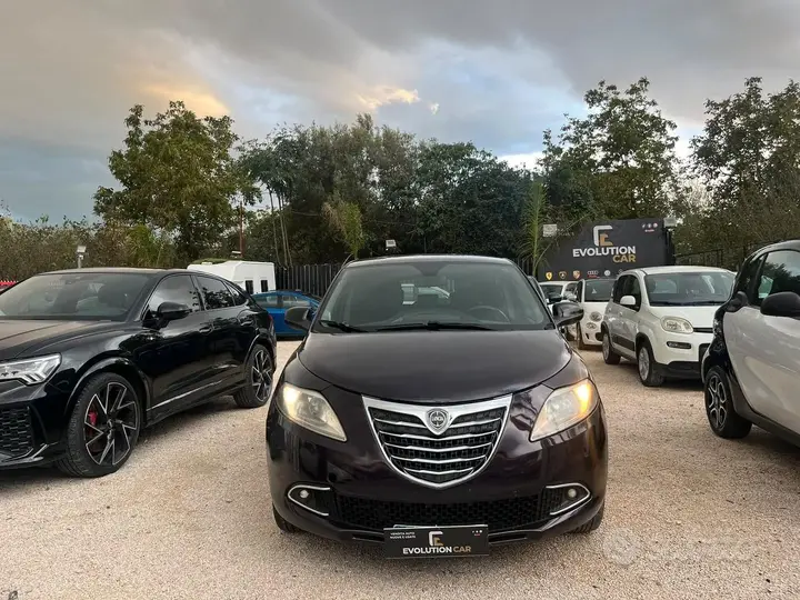 Lancia Ypsilon