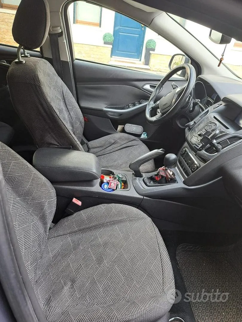 Ford Focus 2012 photo 3