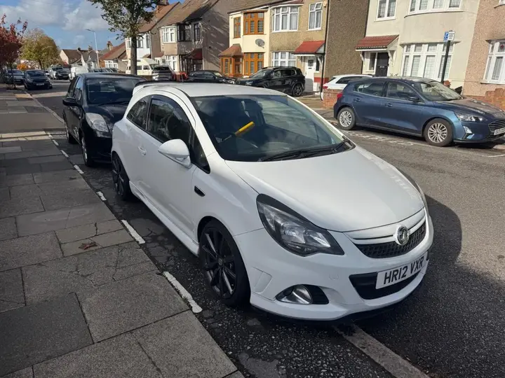 Vauxhall Corsa 2012 photo 2