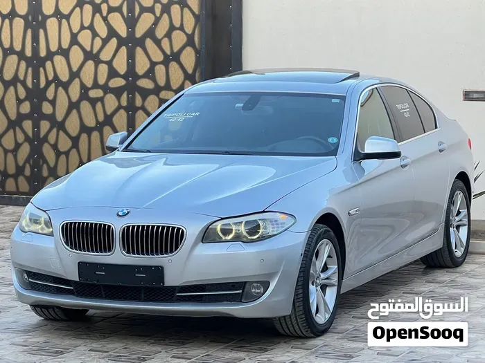BMW 5 Series 2012 photo 2