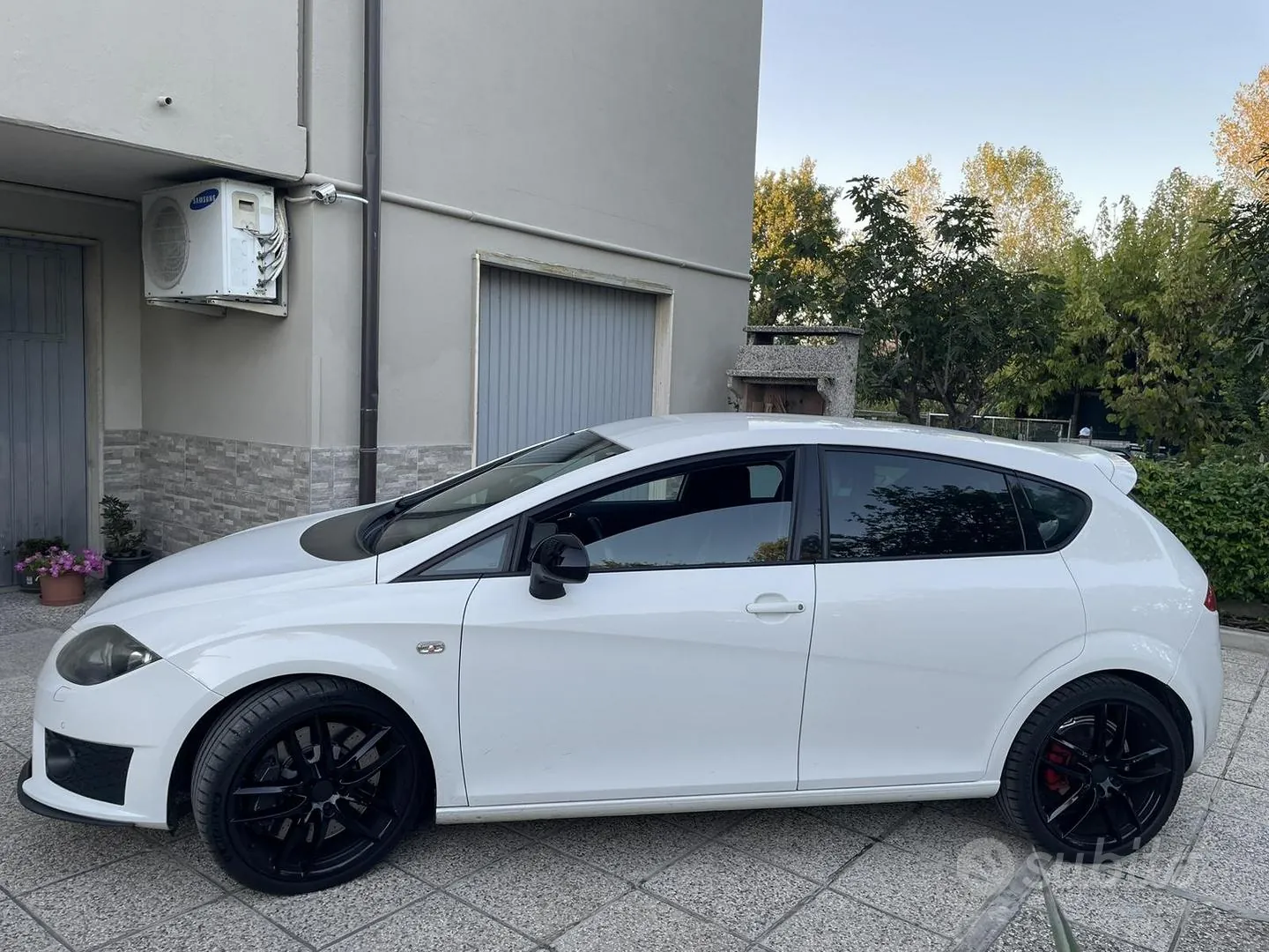 Seat Leon 2010 photo 3