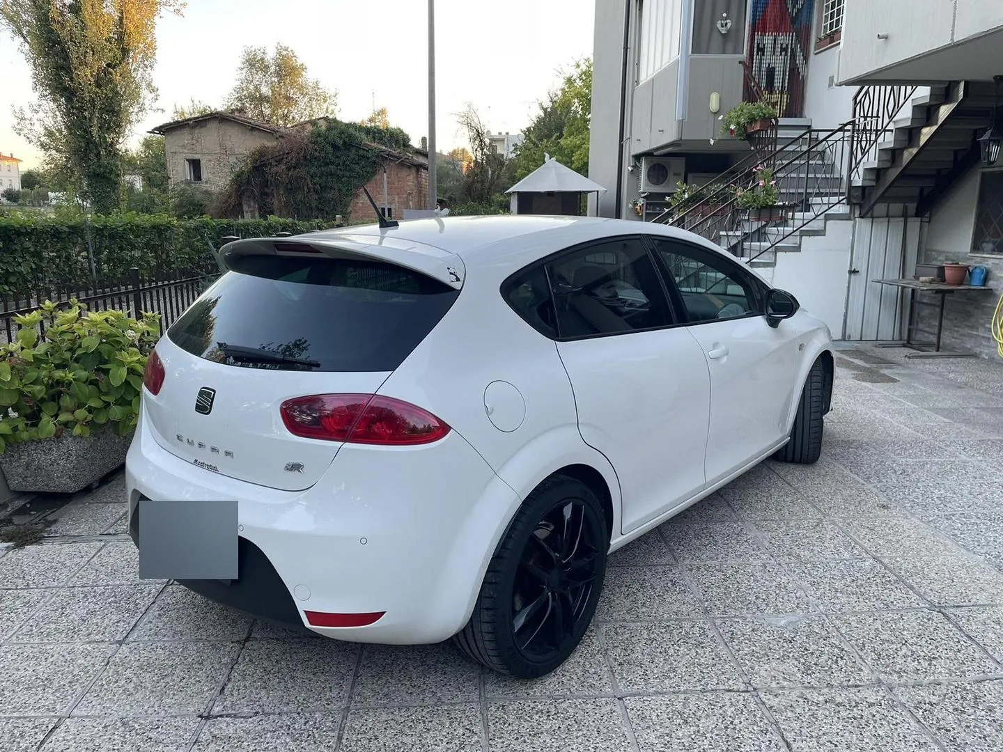 Seat Leon 2010 photo 2
