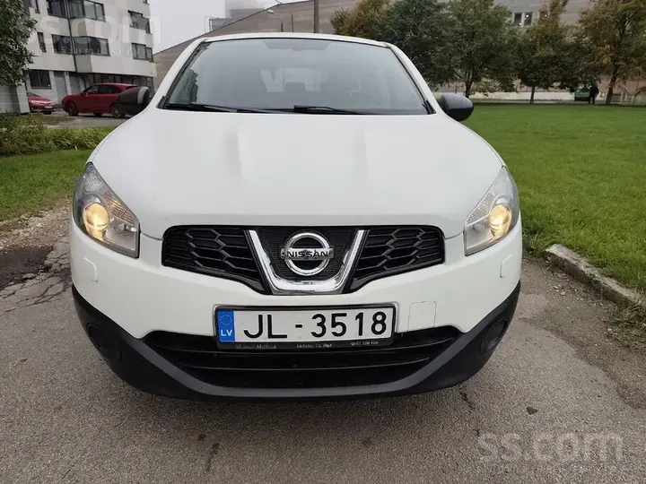 Nissan Quashqai 2013 photo 2