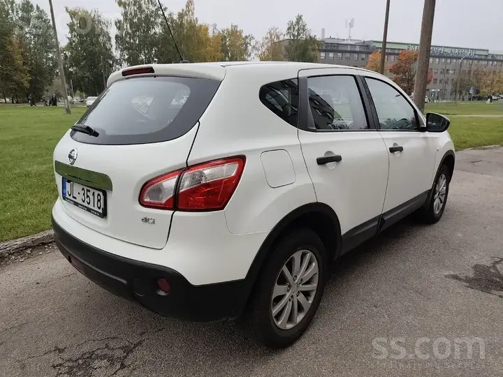 Nissan Quashqai 2013 photo 5