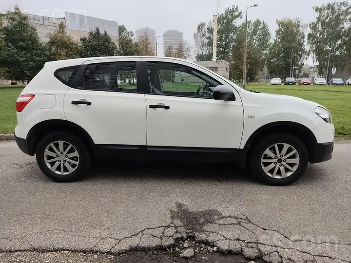 Nissan Quashqai 2013 photo 4