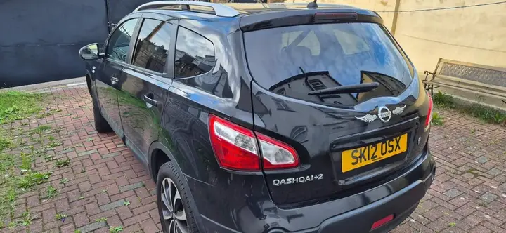 Nissan Qashqai 2012 photo 2
