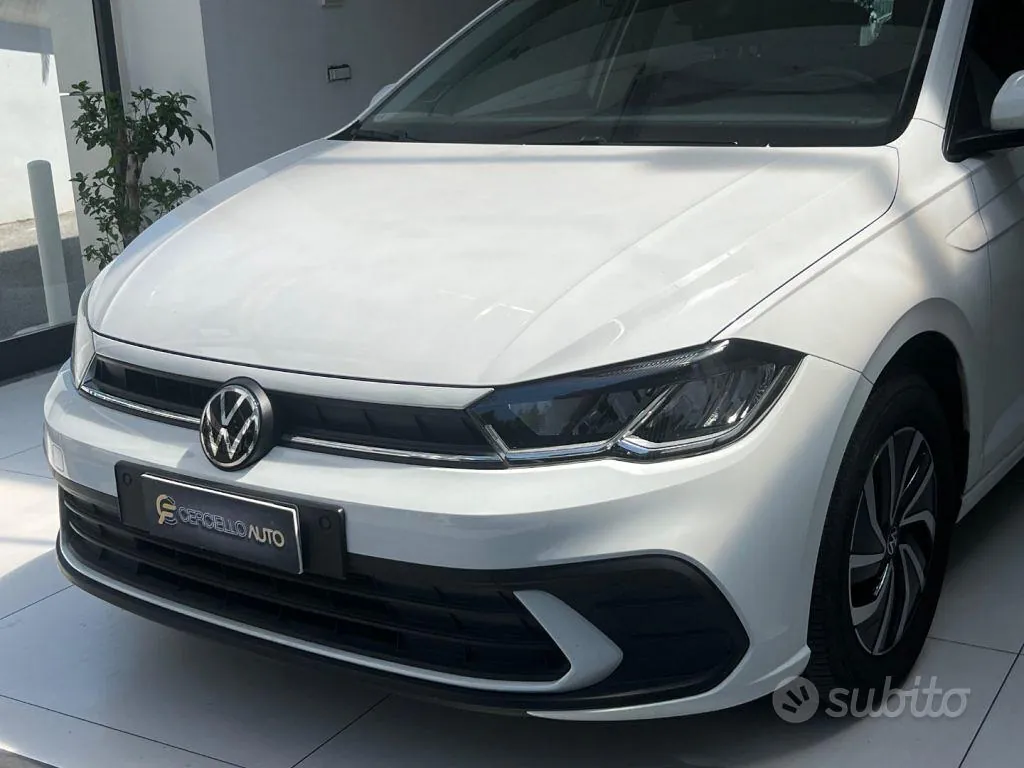 Volkswagen Polo 2023 photo 2