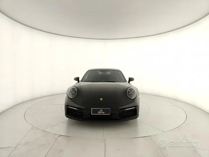 Porsche 911 2020 photo 2