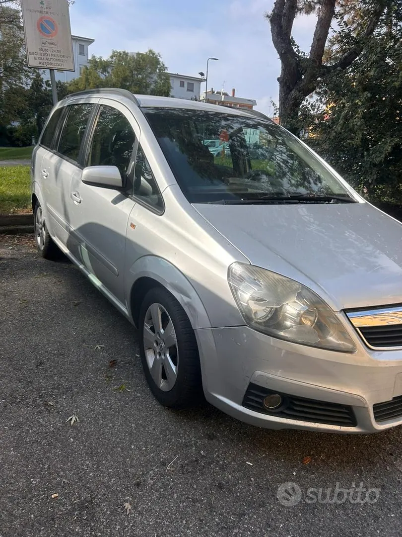 Opel Zafira 2007 photo 2