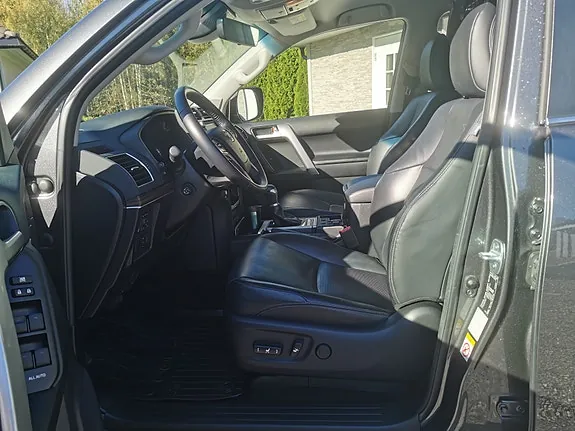 Toyota Land Cruiser 2019 photo 5
