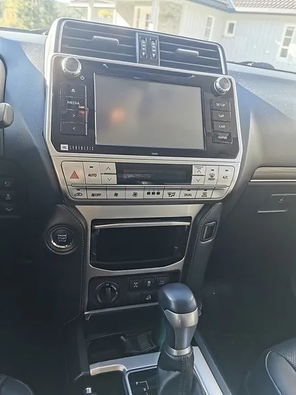 Toyota Land Cruiser 2019 photo 3