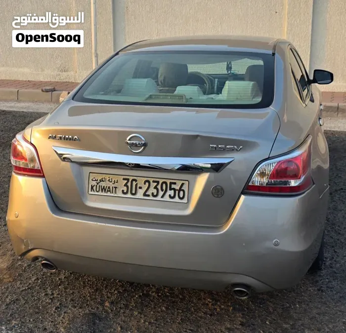 Nissan Altima 2013 photo 2