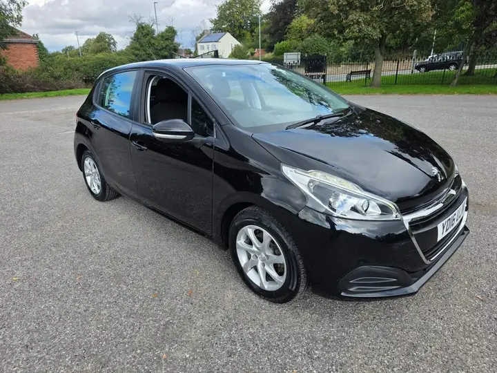 Peugeot 208