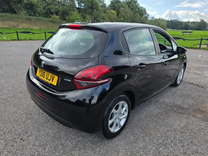 Peugeot 208 2016 photo 4
