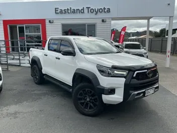 Toyota Hilux 2023 photo 2