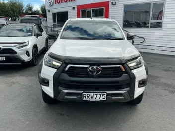 Toyota Hilux 2023 photo 3
