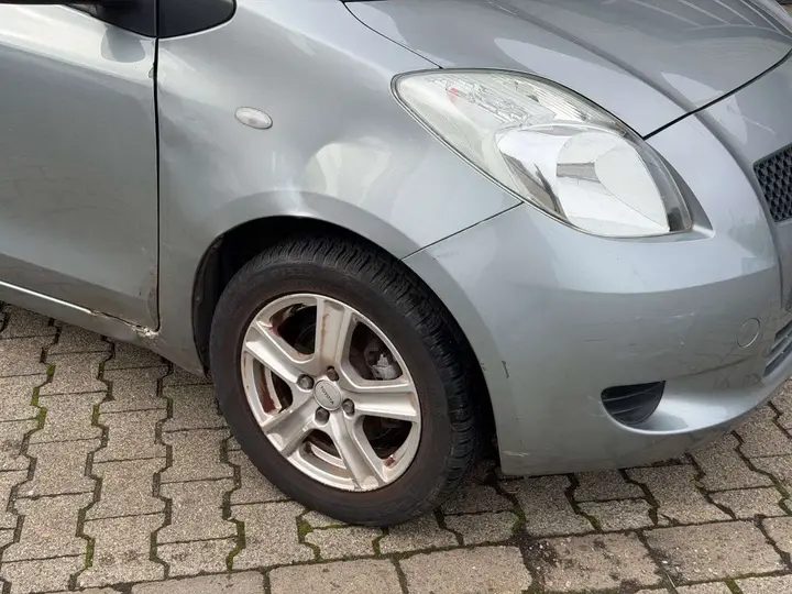 Toyota Yaris 2009 photo 3