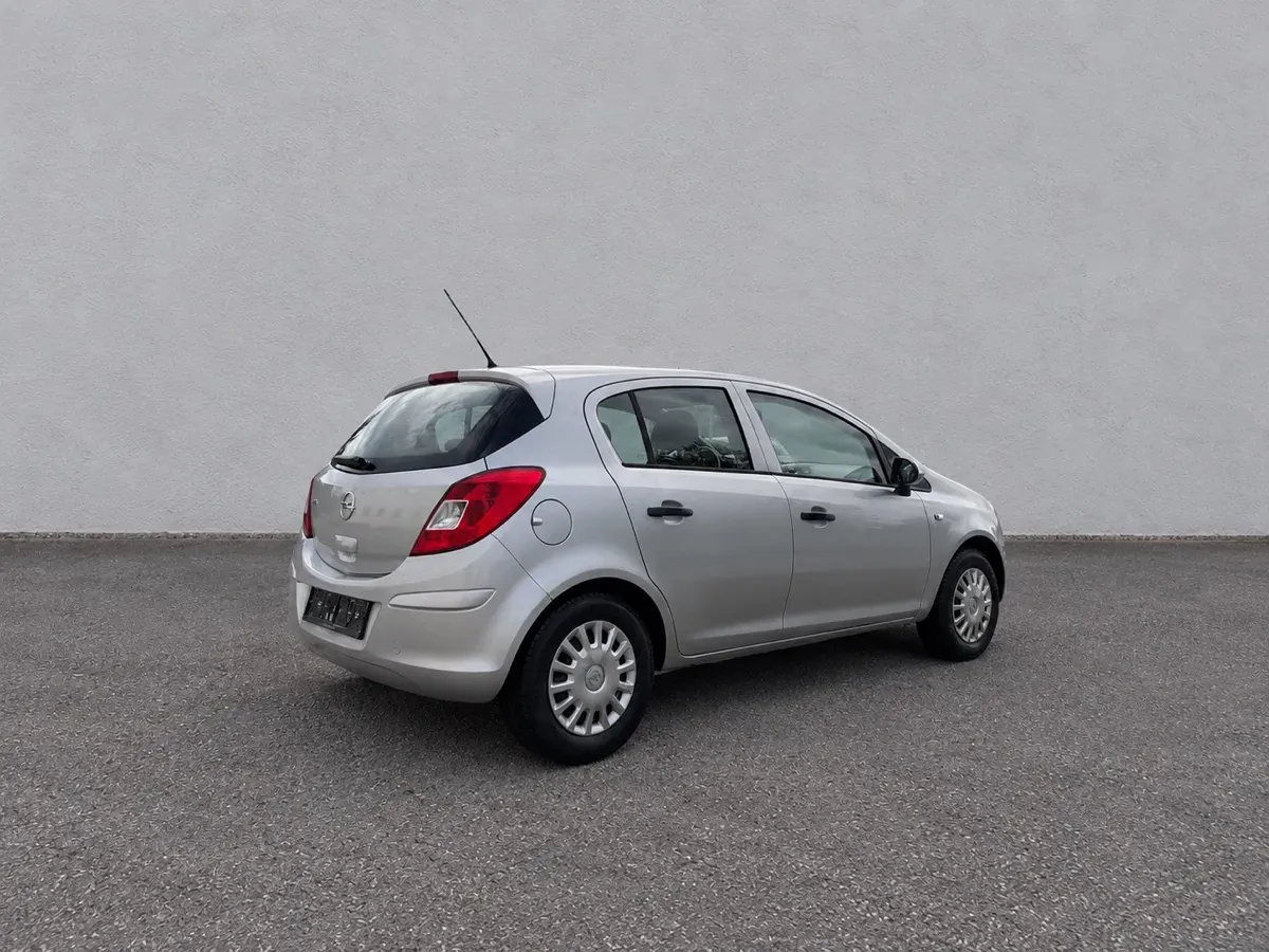 Opel Corsa 2014 photo 2