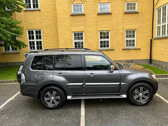 Mitsubishi Pajero 2015 photo 4