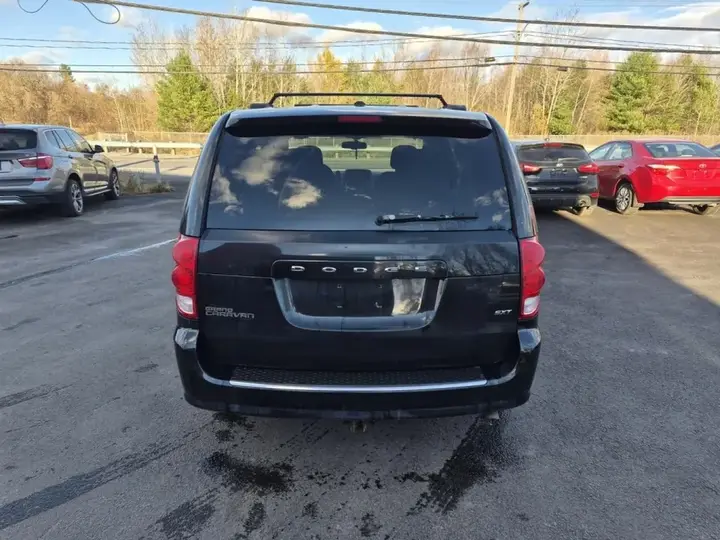 Dodge Grand Caravan 2016 photo 4