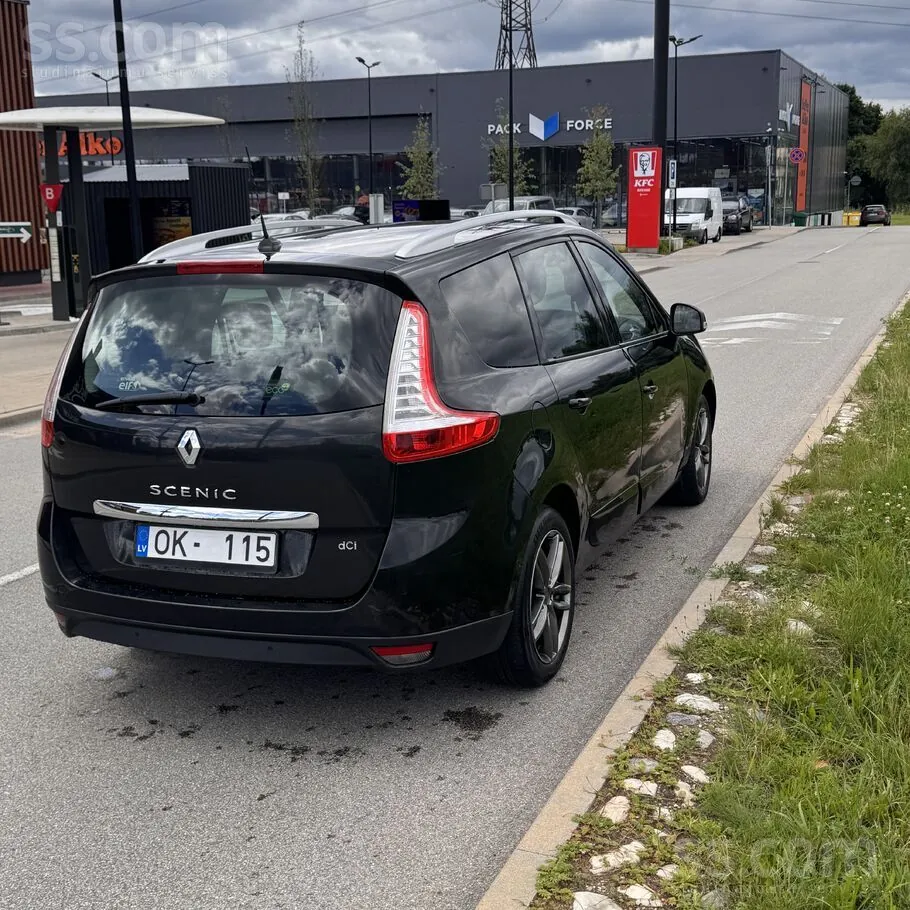 Renault Grand Scenic 2014 photo 2