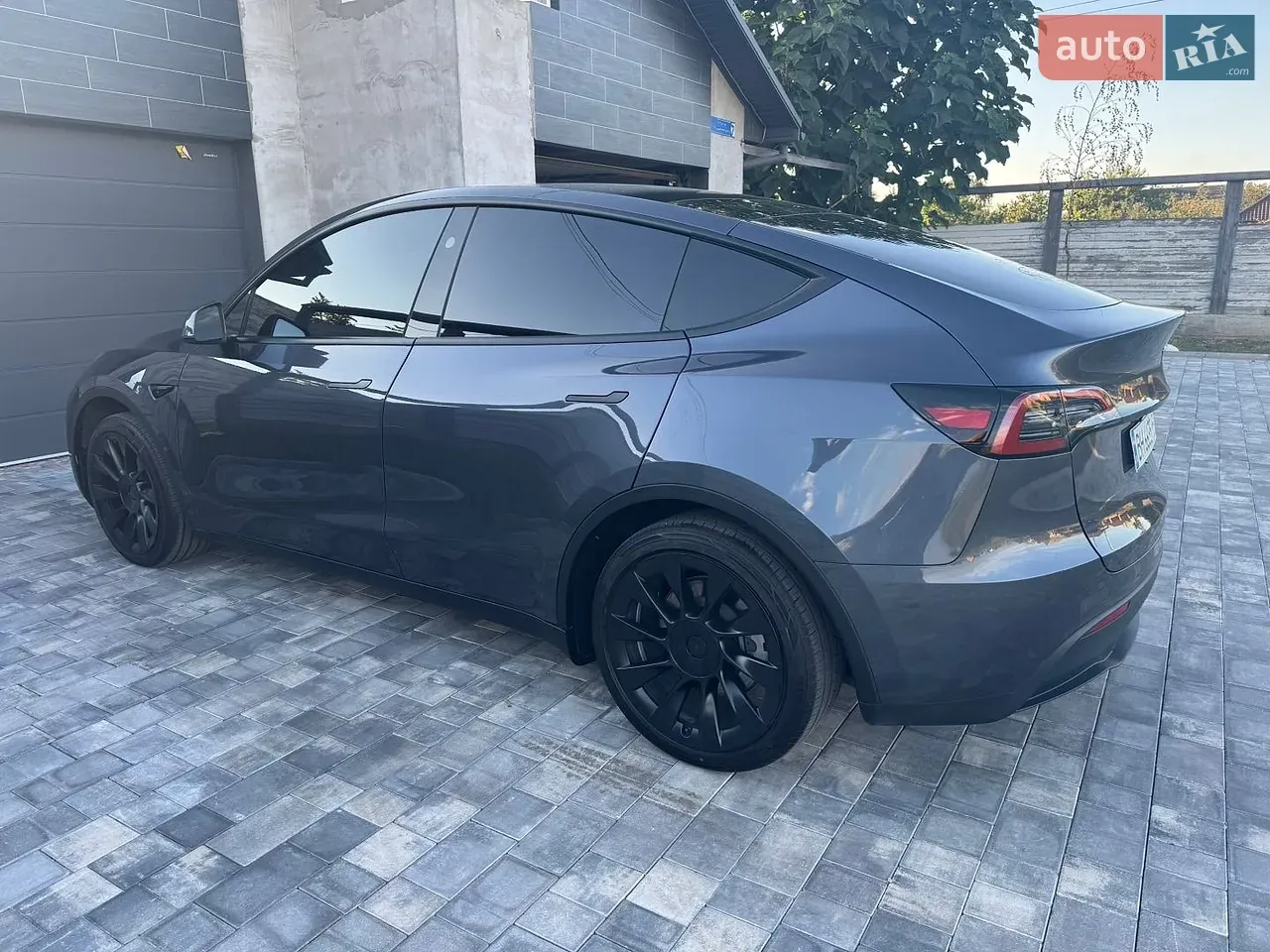 Tesla Model Y 2023 photo 5