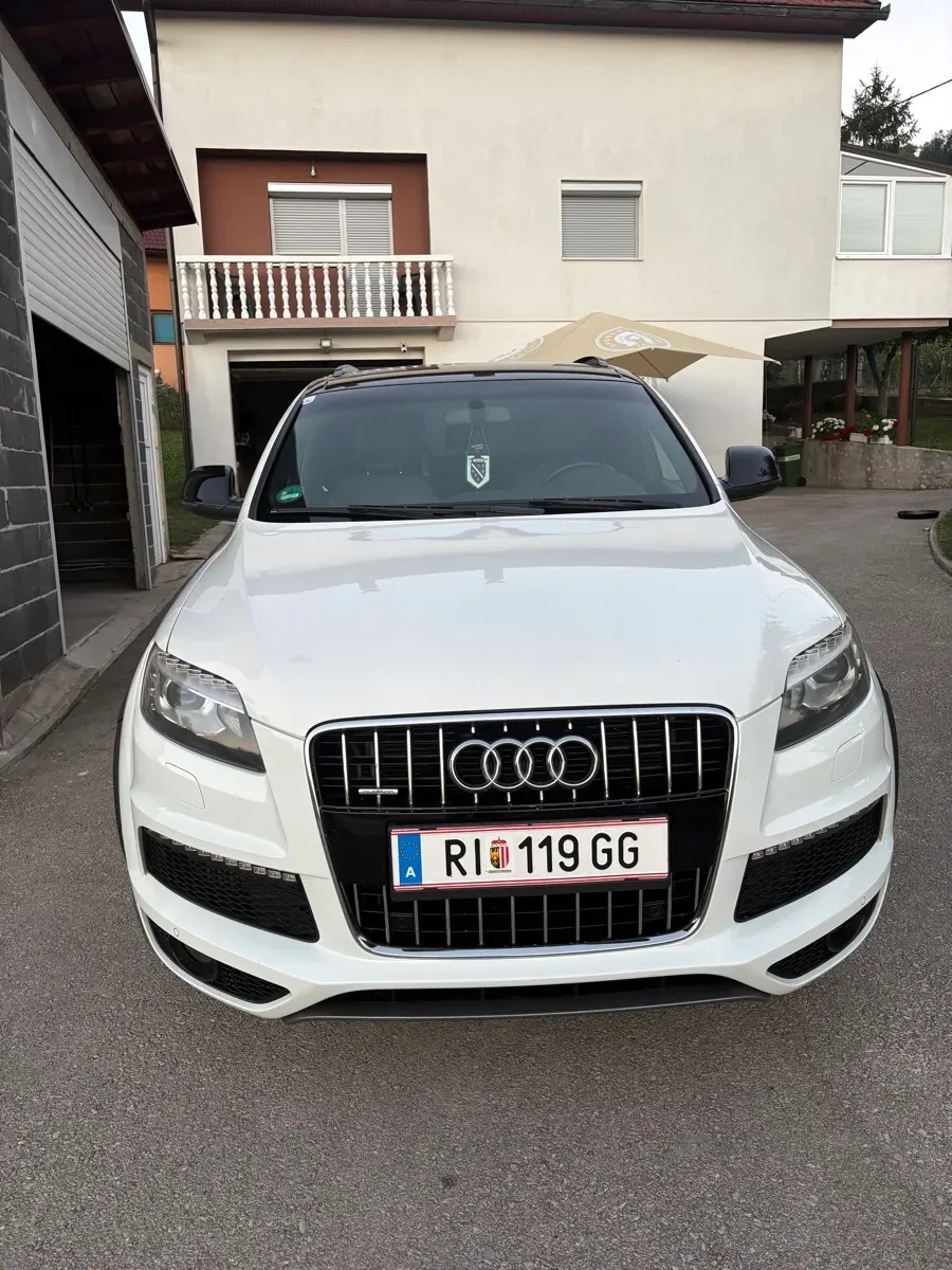 Audi Q7 2014 photo 2