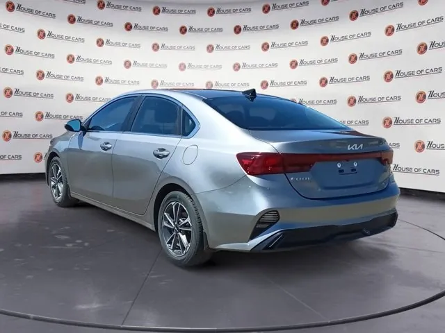 Kia Forte 2023 photo 4