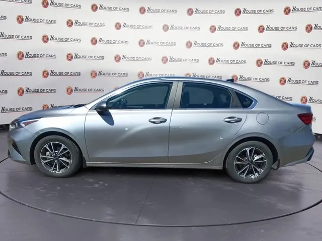 Kia Forte 2023 photo 2
