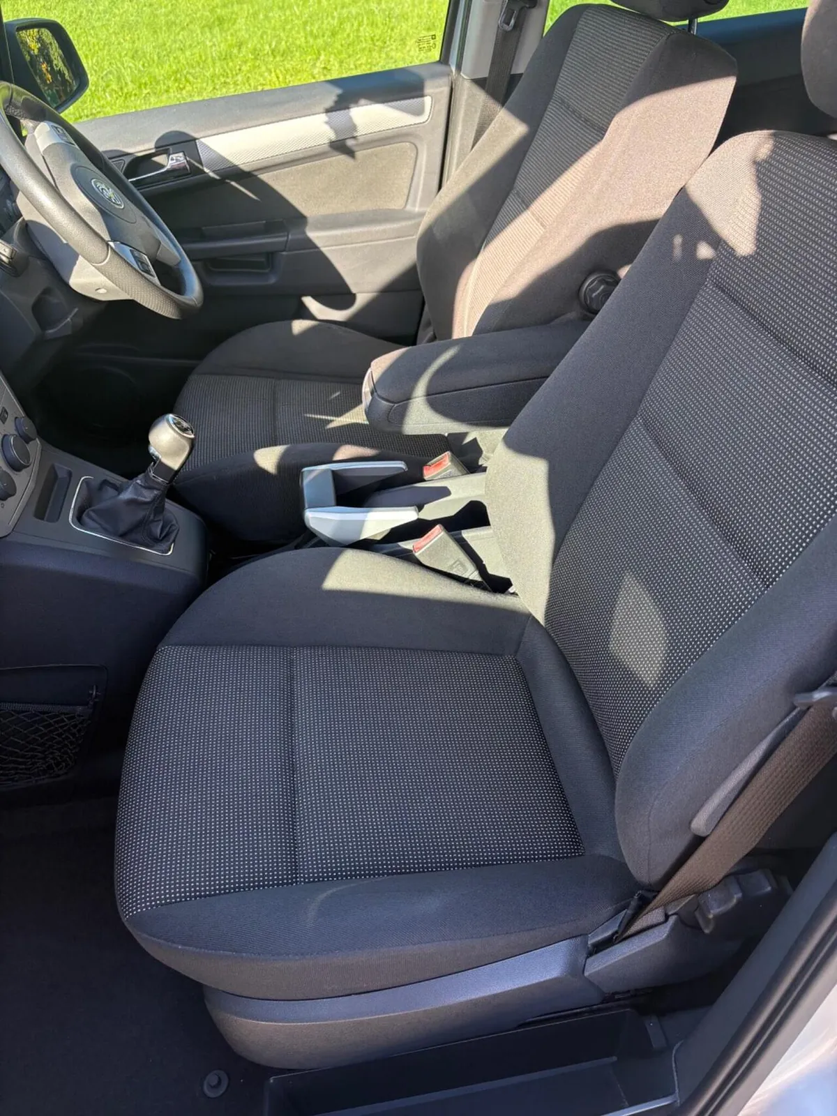 Vauxhall Zafira 2010 photo 4